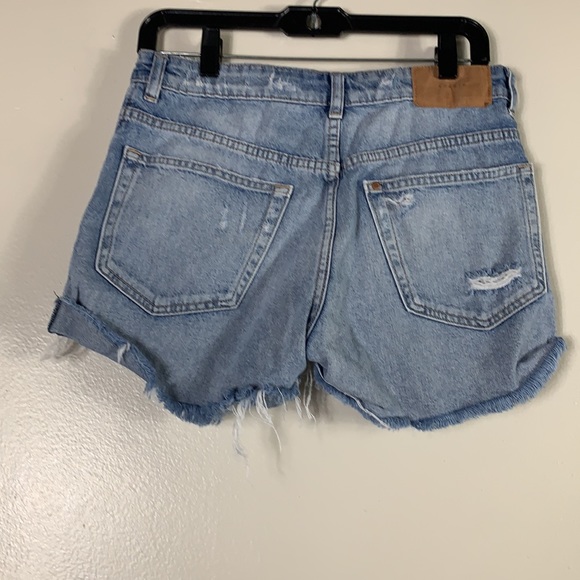& Denim distressed boyfriend shorts size 4 - Picture 2 of 6